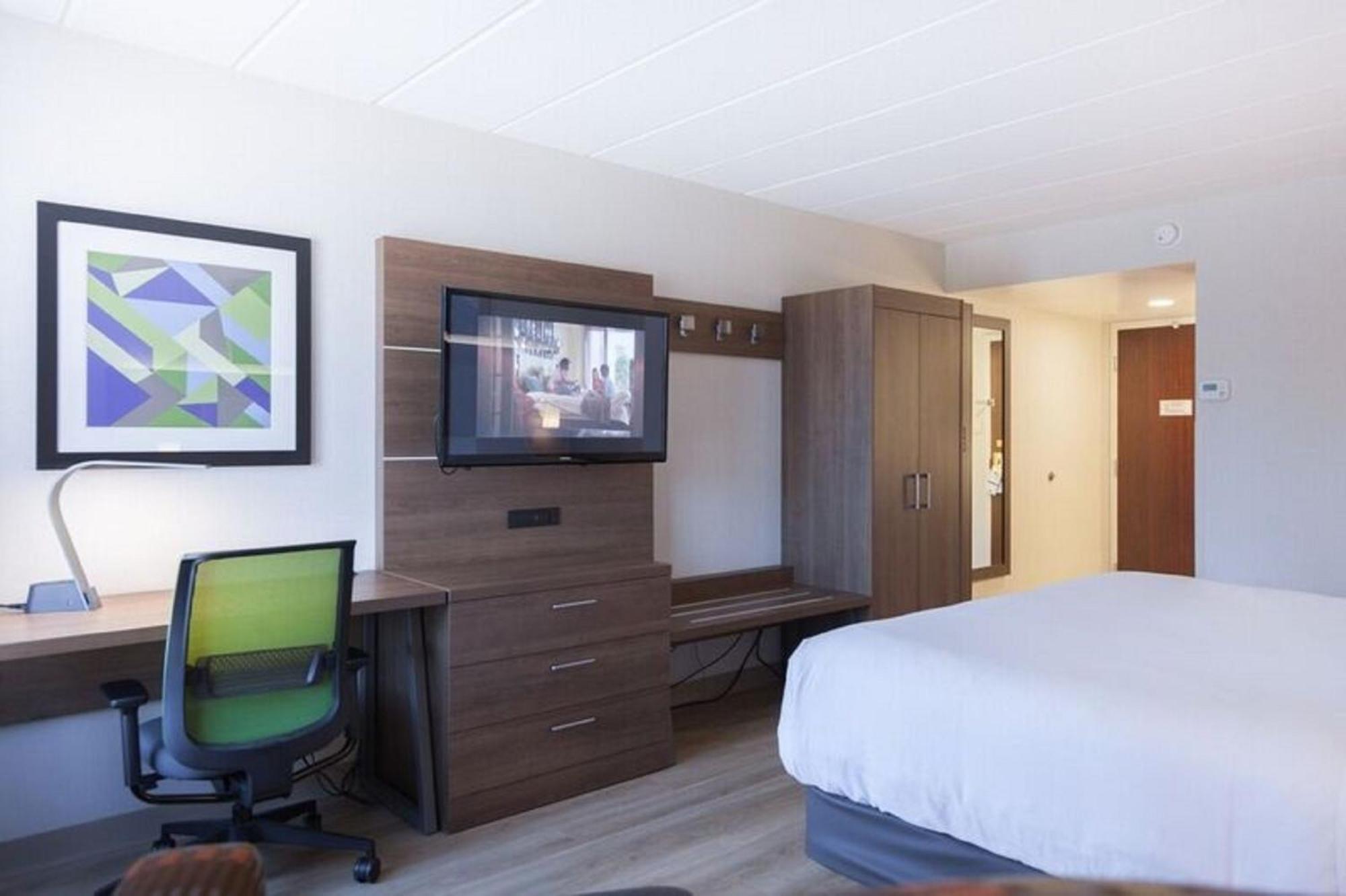 Holiday Inn Express Hotel & Suites Charlottetown By Ihg Екстериор снимка