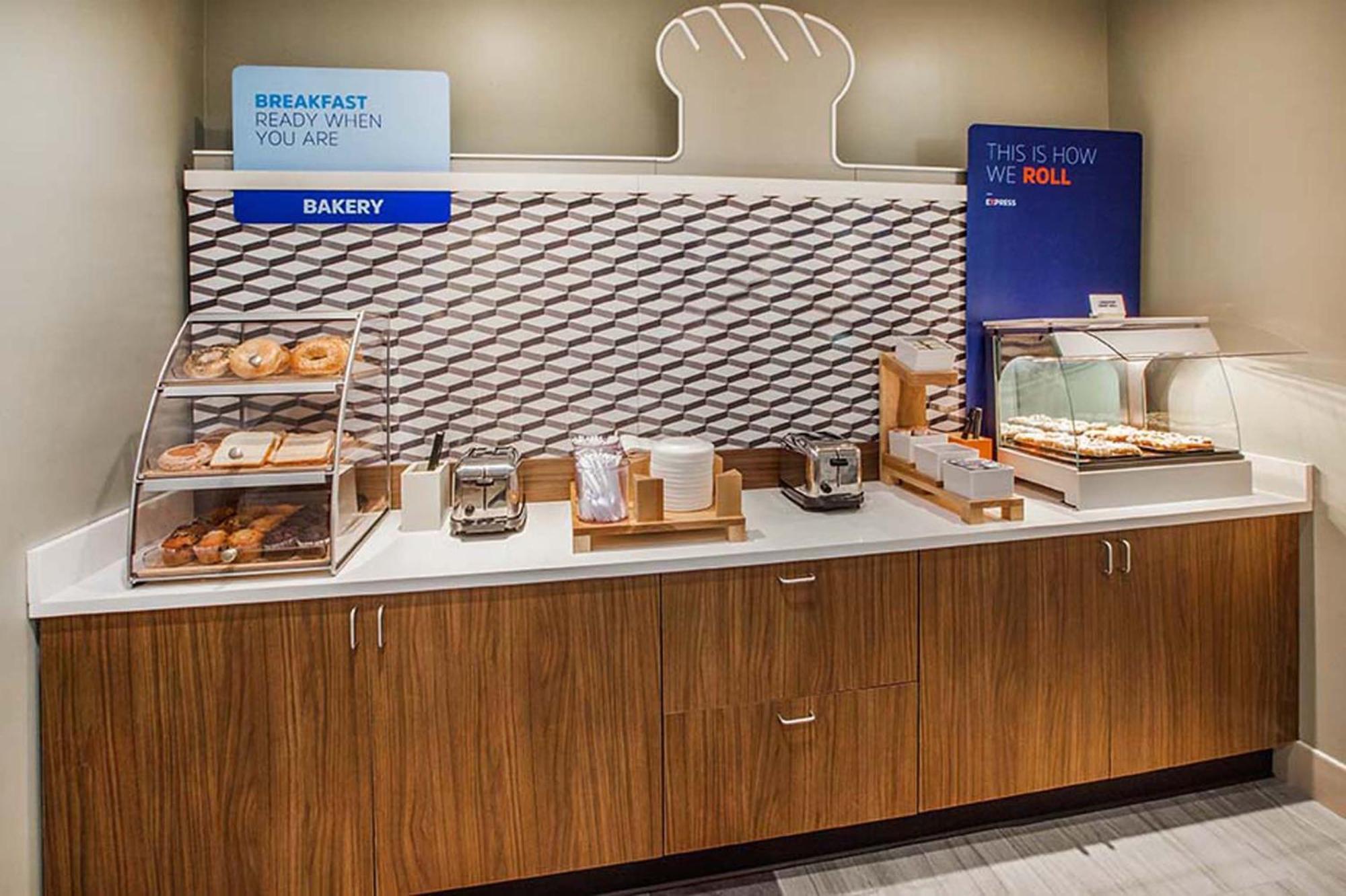 Holiday Inn Express Hotel & Suites Charlottetown By Ihg Екстериор снимка