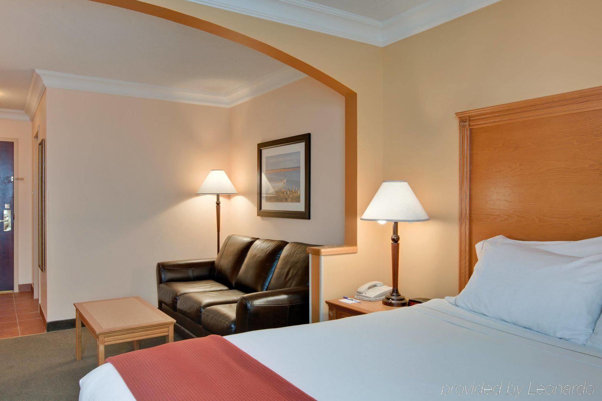Holiday Inn Express Hotel & Suites Charlottetown By Ihg Екстериор снимка