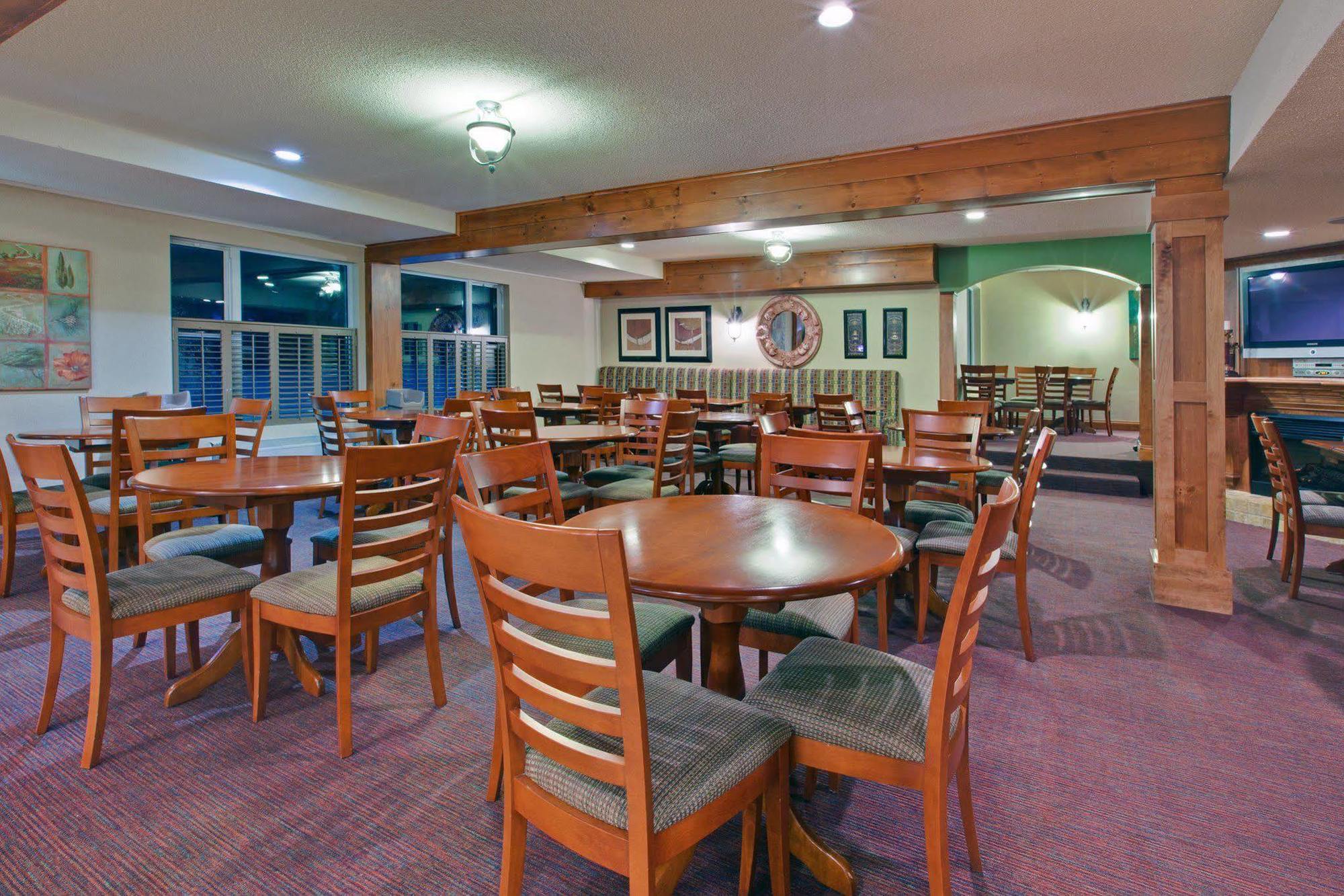 Holiday Inn Express Hotel & Suites Charlottetown By Ihg Екстериор снимка